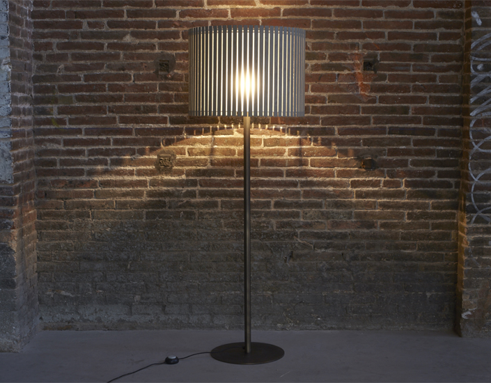 FAMBUENA – Luz Oculta Wood  Floor/ table lamp